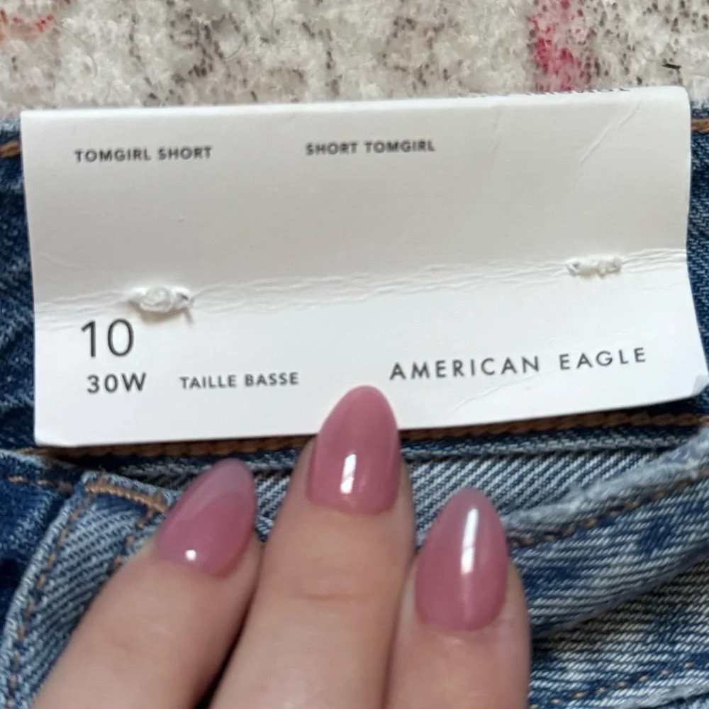 American Eagle Women's Distressed Tomgirl Shorts - Picture 3 of 4